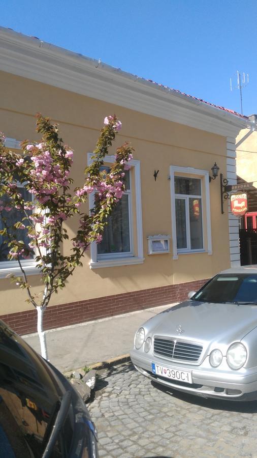מלון אוזהורוד Кімнати В Центрі מראה חיצוני תמונה